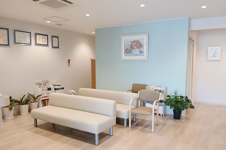 うした東内科クリニックスライド01